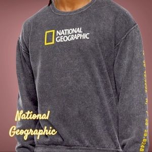 NATIONAL GEOGRAPHIC SWEATSHIRT NWT